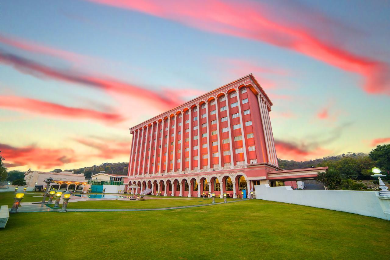 Ramoji Film City- Sitara Luxury Hotel Pedda Ambarpet Ngoại thất bức ảnh